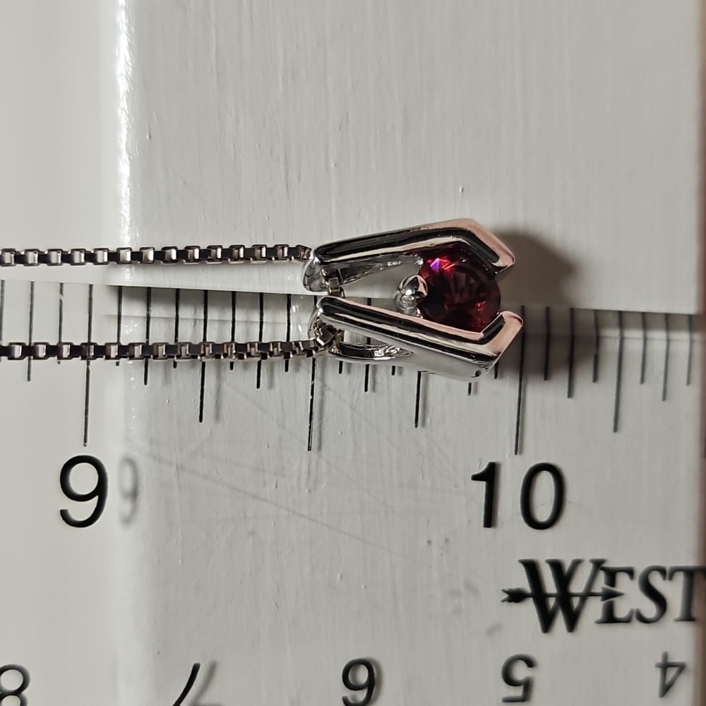 Garnet Gem On Sterling Silver Box Chain - Picture 6 of 7